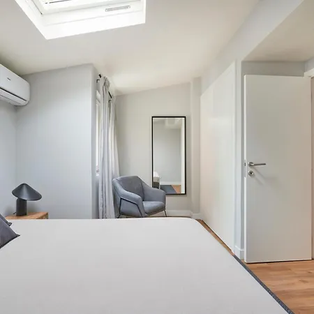 Modern 2 Bed In Campolide Near Amoreiras * Lisbona