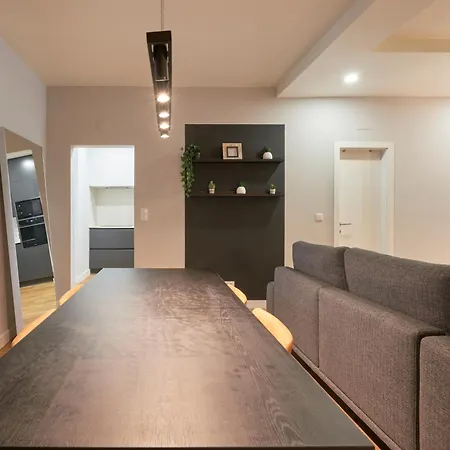 Modern 2 Bed In Campolide Near Amoreiras Apartment Lissabon