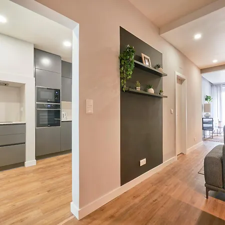 Modern 2 Bed In Campolide Near Amoreiras * Lisbon
